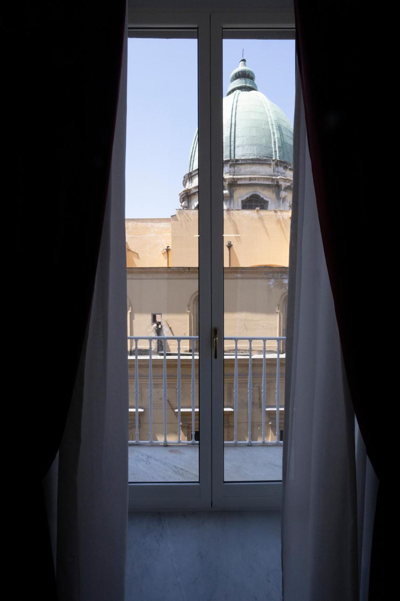 La Chambre Duomo Naples Exterior photo